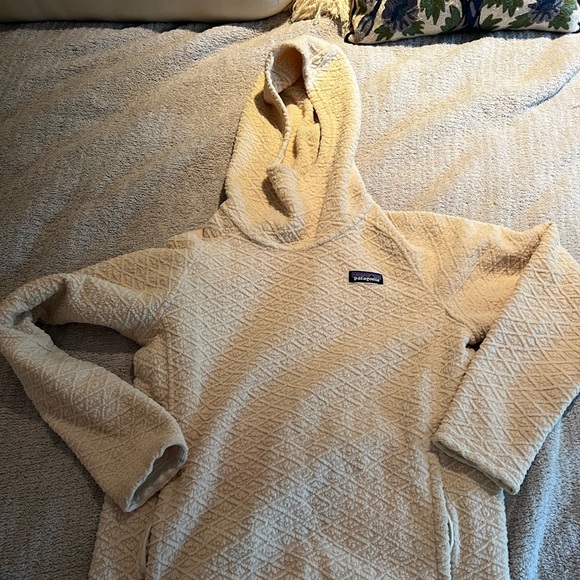 Patagonia Tops - EUC women's Patagonia pullover.